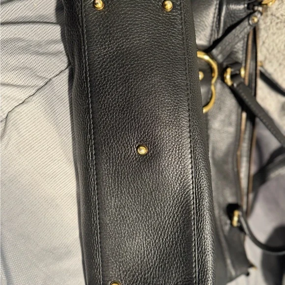 Gucci Black Pebbled Leather Tote with Gold GG Accent - Picture 3 of 5